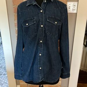 Gap women’s size large dark denim shirt